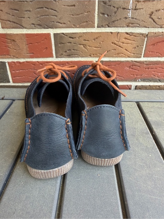 Clarks Artisan Women\'s Navy Suede Casual Lace-Up Shoes w/ Camel Laces size 6.5 main image 9